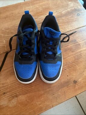 Nike Kids Blue and Black Low-Top Sneakers